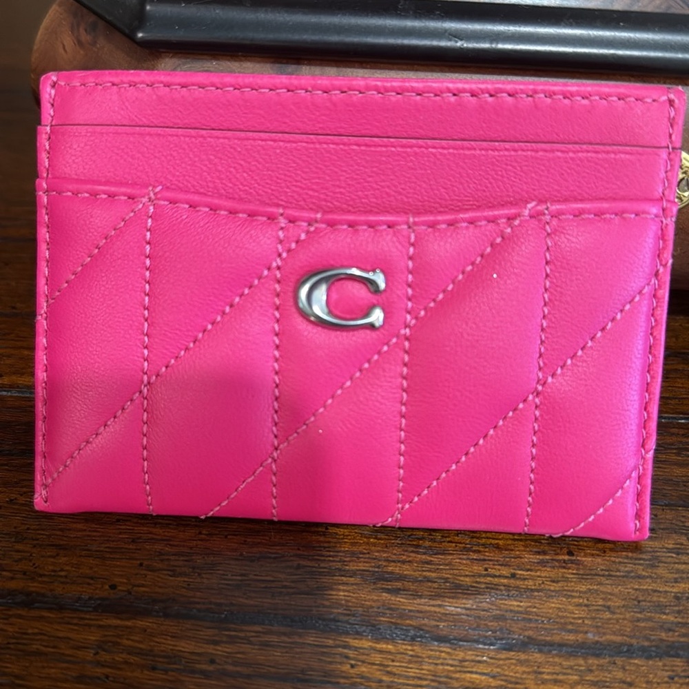Coach swinger bag, 20 with matching card case dragon fruit - Picture 2 of 8
